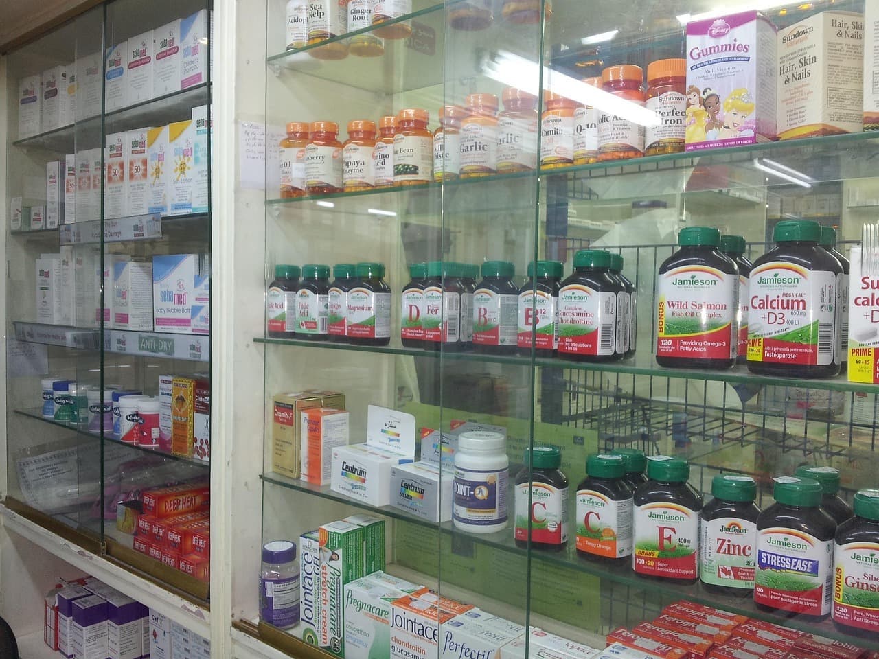 Schimbări avizate la autorizarea farmaciilor. Proceduri noi, exclusiv online și fără documente suplimentare
