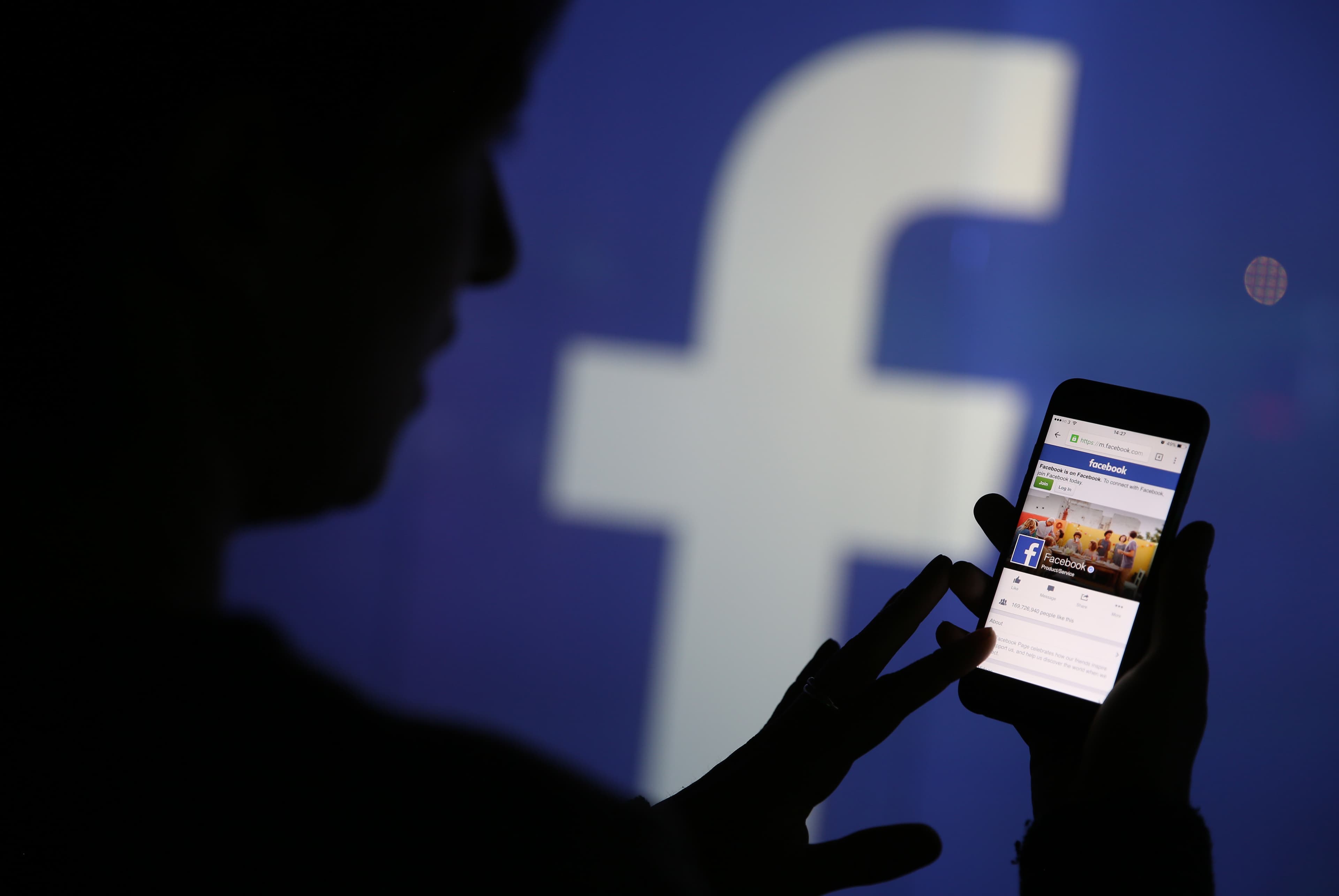 Facebook lansează un asistent AI pentru creatorii de conţinut