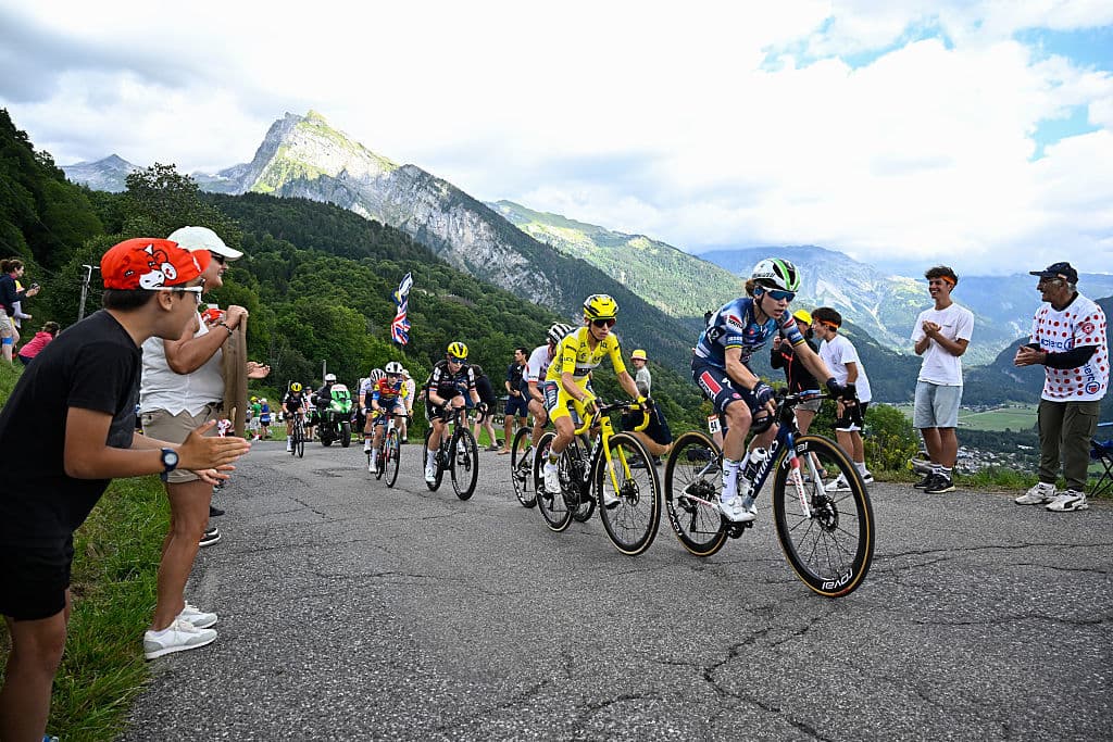 Peste 3.300 de kilometri şi 21 de etape: Începe Turul Franţei 2026. Cine difuzează cursa în România