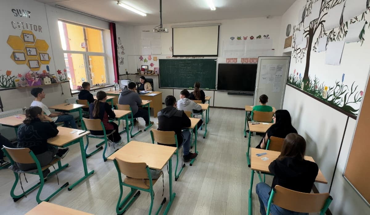 Simularea la BAC, pe muchie de cuţit. Zeci de licee anunță boicot, iar elevii nu știu dacă dau examenul luni