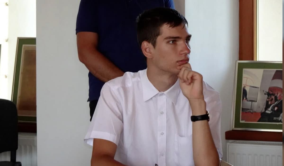 Povestea lui Mario, elevul din Tg. Jiu căruia pasiunea pentru stele i-a adus o bursă integrală la Harvard