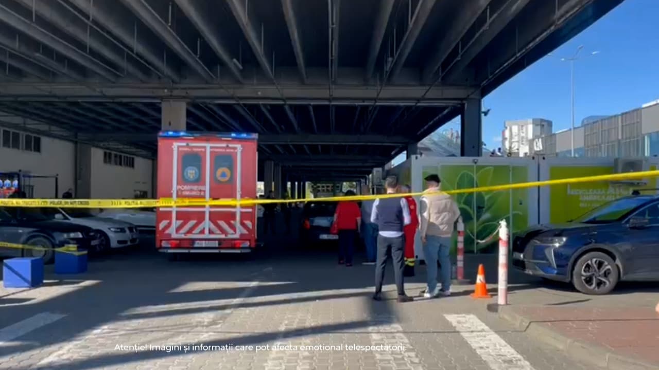 A murit în braţele mamei în parcarea unui centru comercial din Craiova