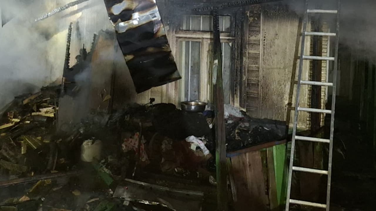 Lumânările din noaptea de Înviere, pericol mortal. Incendii în lanţ în Bacău şi Iaşi; mai multe victime