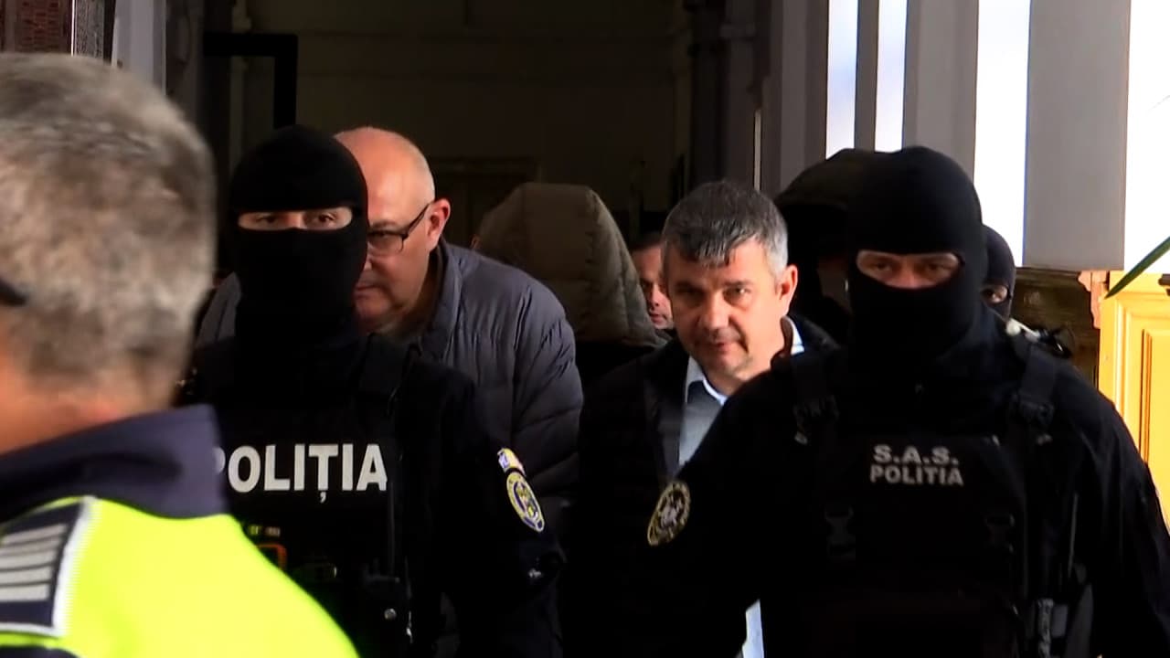 Arestări în cazul baronilor mituiţi în serie de "Fierăstrăul Codrilor". Drumurile ajungeau de 3 ori mai scumpe