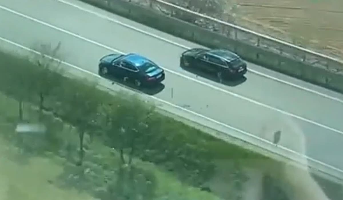Doi şoferi care au ignorat regulile de circulaţie au rămas fără permis după ce au fost filmați din elicopter