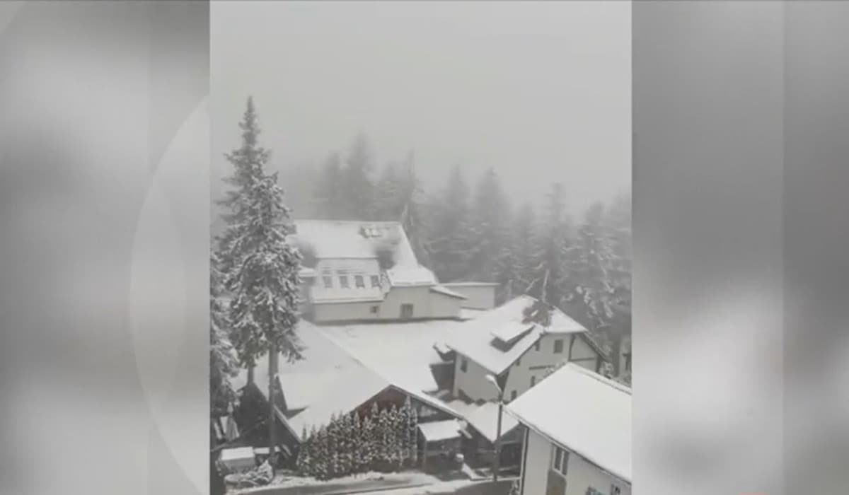 Ultima zi de minivacanță vine cu temperaturi scăzute. Termometrele nu trec de 12 grade la Poiana Brașov
