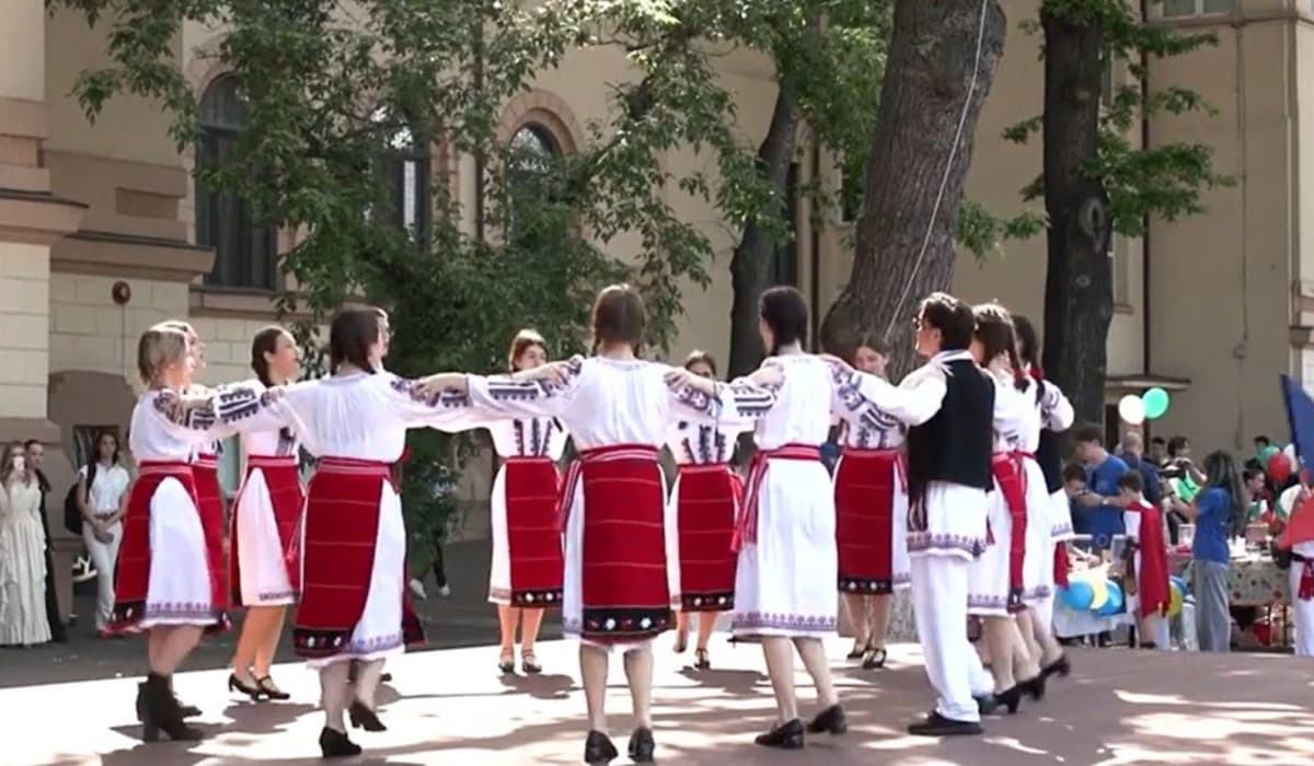 Ziua Europei, marcată în şcolile din Bucureşti: "Au muncit mult, au repetat mult"