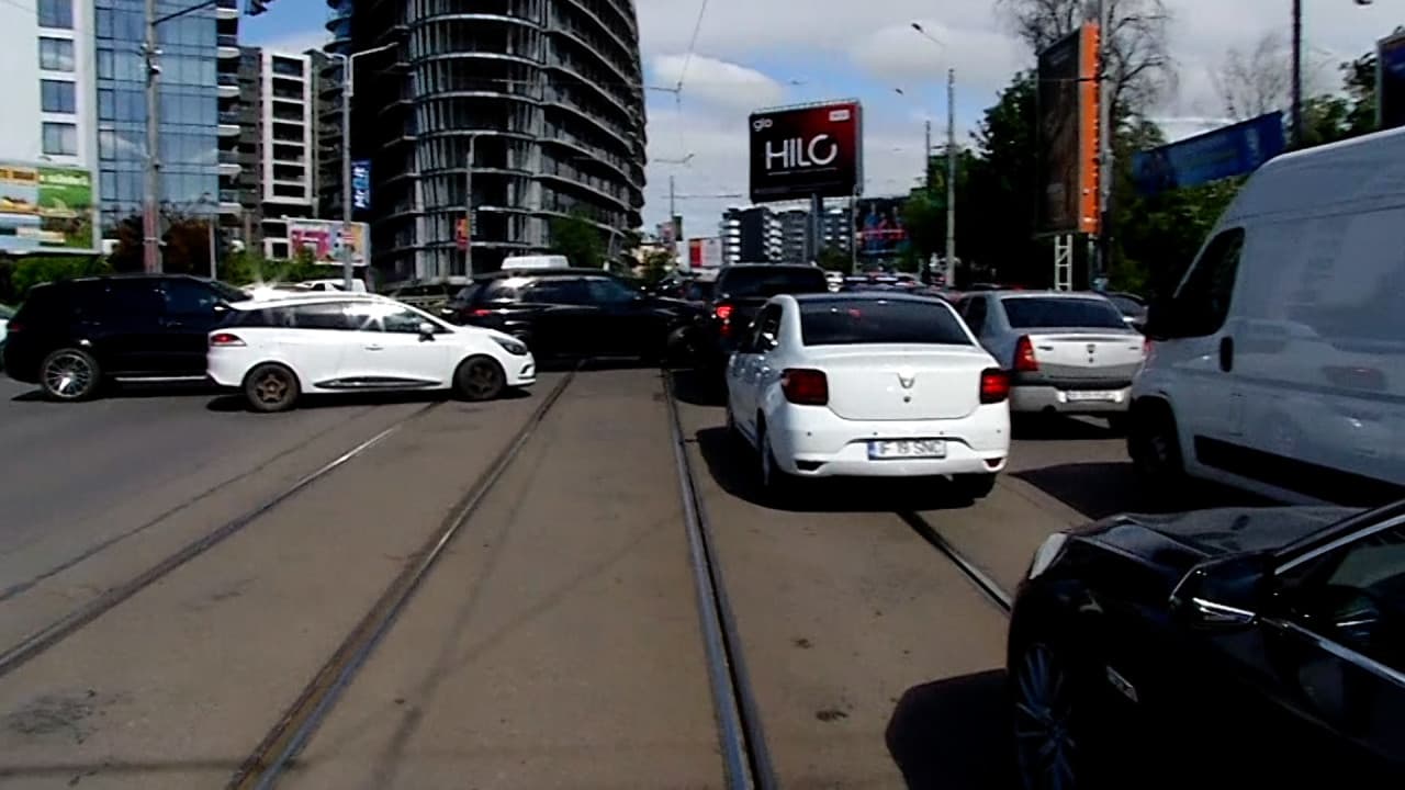 Capitala, blocată în trafic de Summitul B9 şi concertul Metallica. Şoferii au cedat nervos: "Strigător la cer"