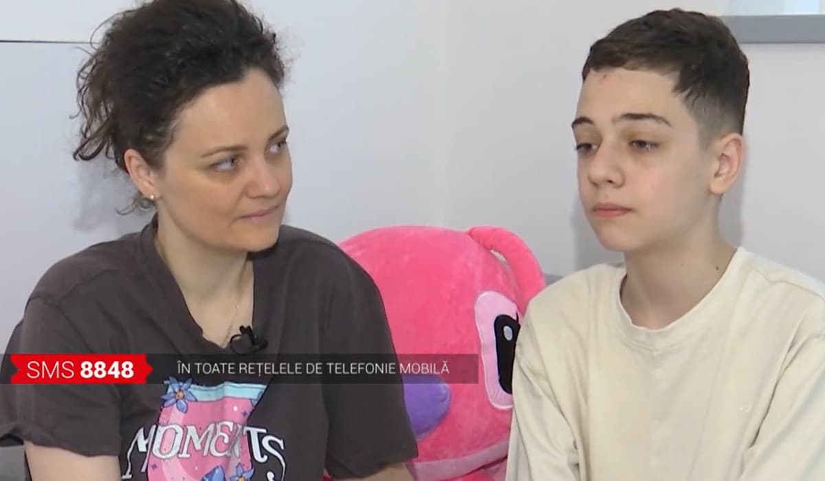 Inima lui Eric nu mai poate aştepta. Băiatul are nevoie de o operaţie pe cord deschis după 13 ani de aşteptare