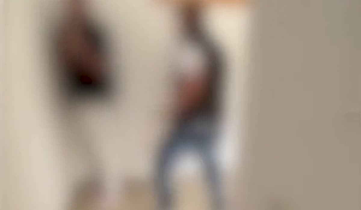 Momentul în care un elev din Tulcea este bătut şi umilit în şcoală. 5 adolescenţi, anchetaţi