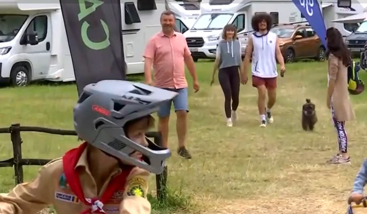 Aproape 200 de familii au ales să petreacă 1 Iunie la un festival din Gorj dedicat proprietarilor de rulote
