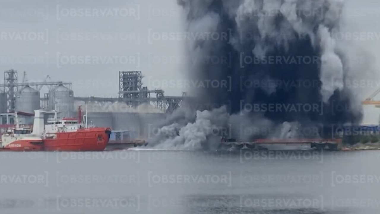 EXCLUSIV. Momentul în care drona marină găsită în Portul Constanţa explodează lângă o dană