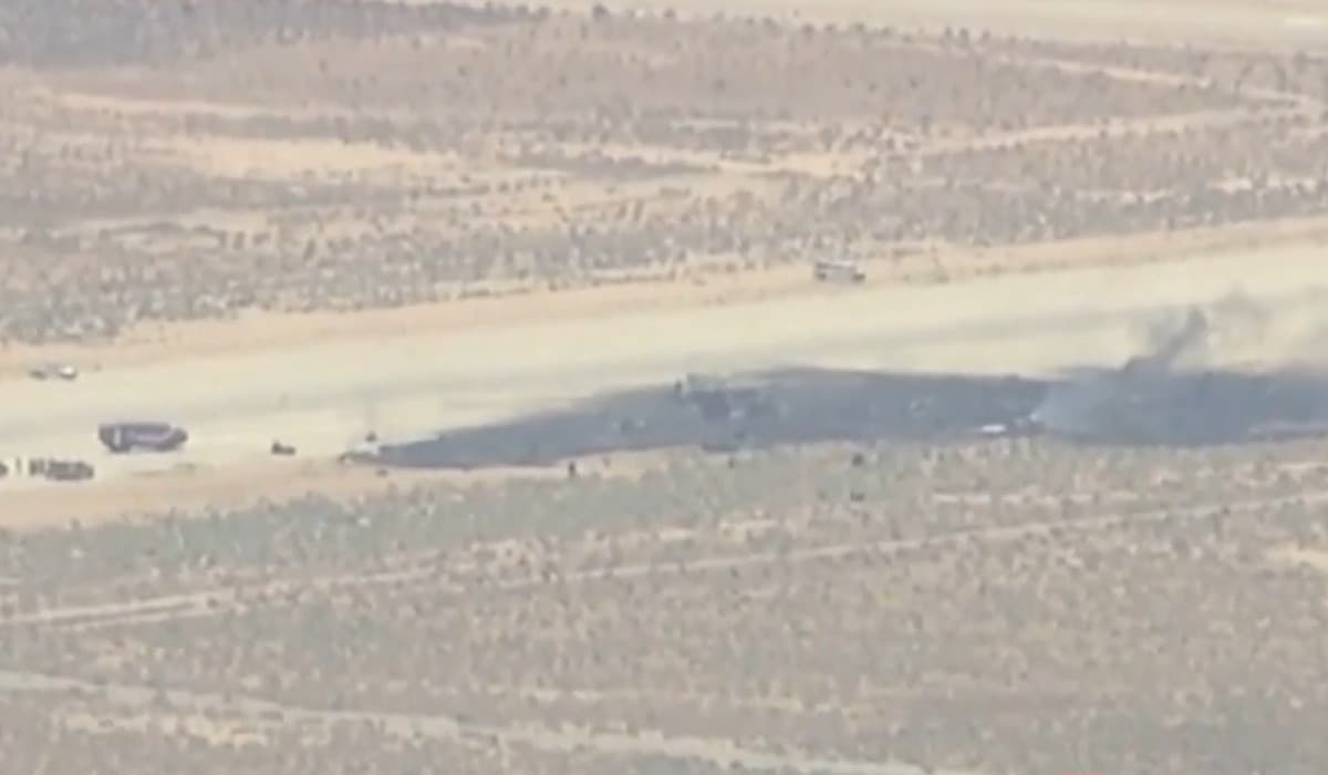 Tragedie aviatică în SUA. Cel puţin opt morţi după ce un bombardier B-52 s-a prăbuşit lângă Los Angeles