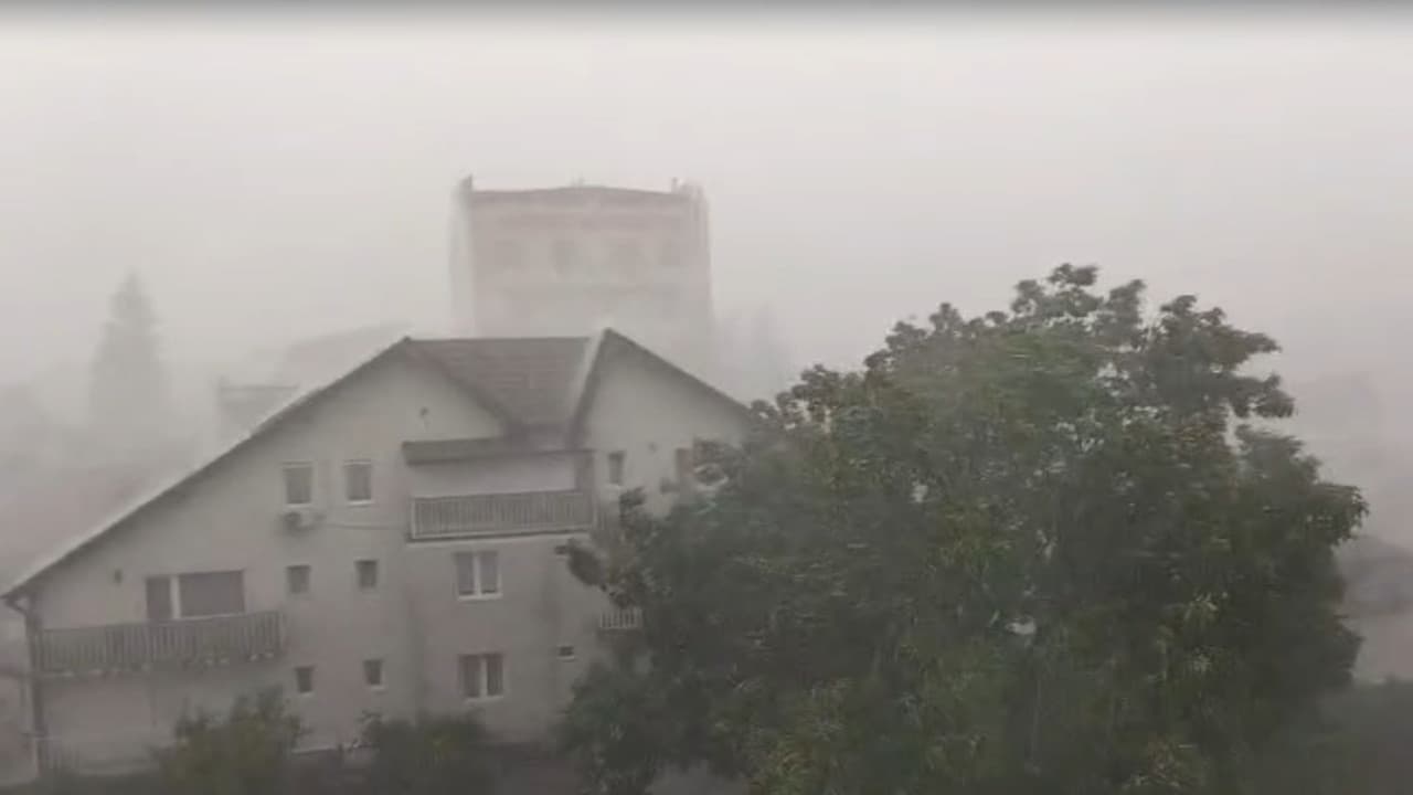Un cod portocaliu de vijelii a adus temperaturi cu 10 grade mai mici în Sibiu în câteva ore