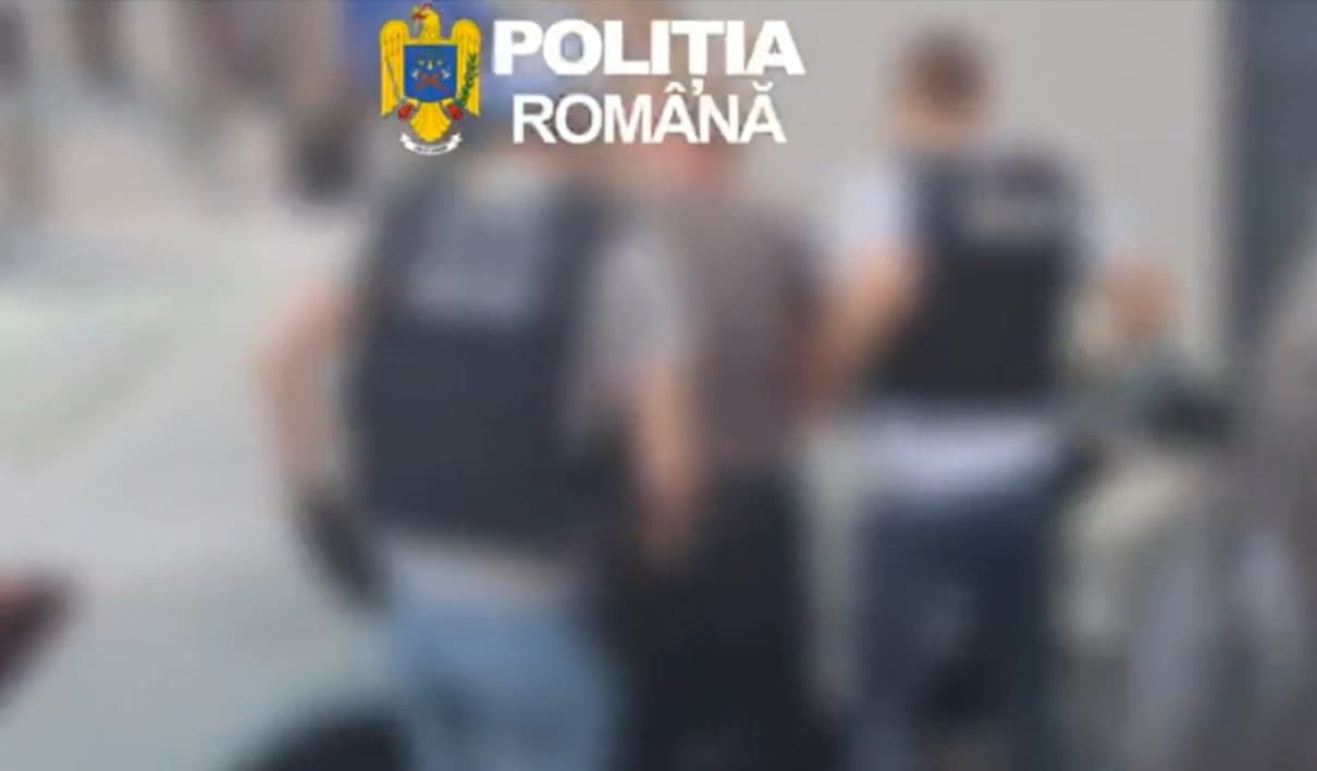 Percheziţii de amploare în Arad. Angajaţi ai unui depou CFR, suspectaţi că au furat motorină din locomotive