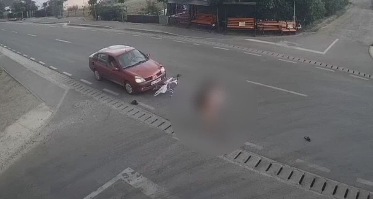 Momentul când o fetiţă este luată în plin de un şofer băut. Copila nu se asigurase când a trecut strada