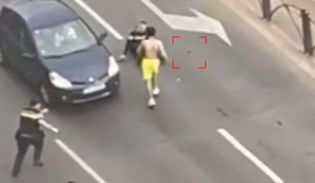 Răsturnare de situaţie în cazul încăierării dintre 5 agenţi şi un tânăr. Ce spun şefii despre pistolul pierdut