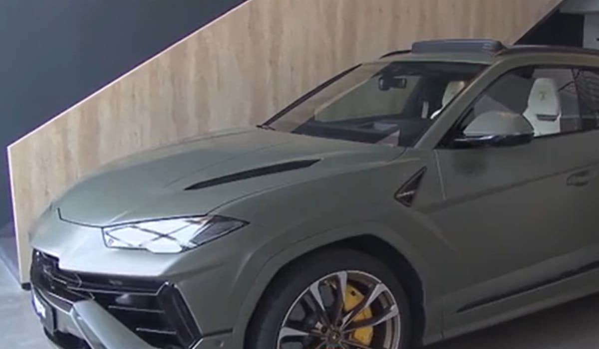 Cât plătesc românii pentru a închiria un Lamborghini Urus. "Poate vrea să iasă cu o domnişoară"