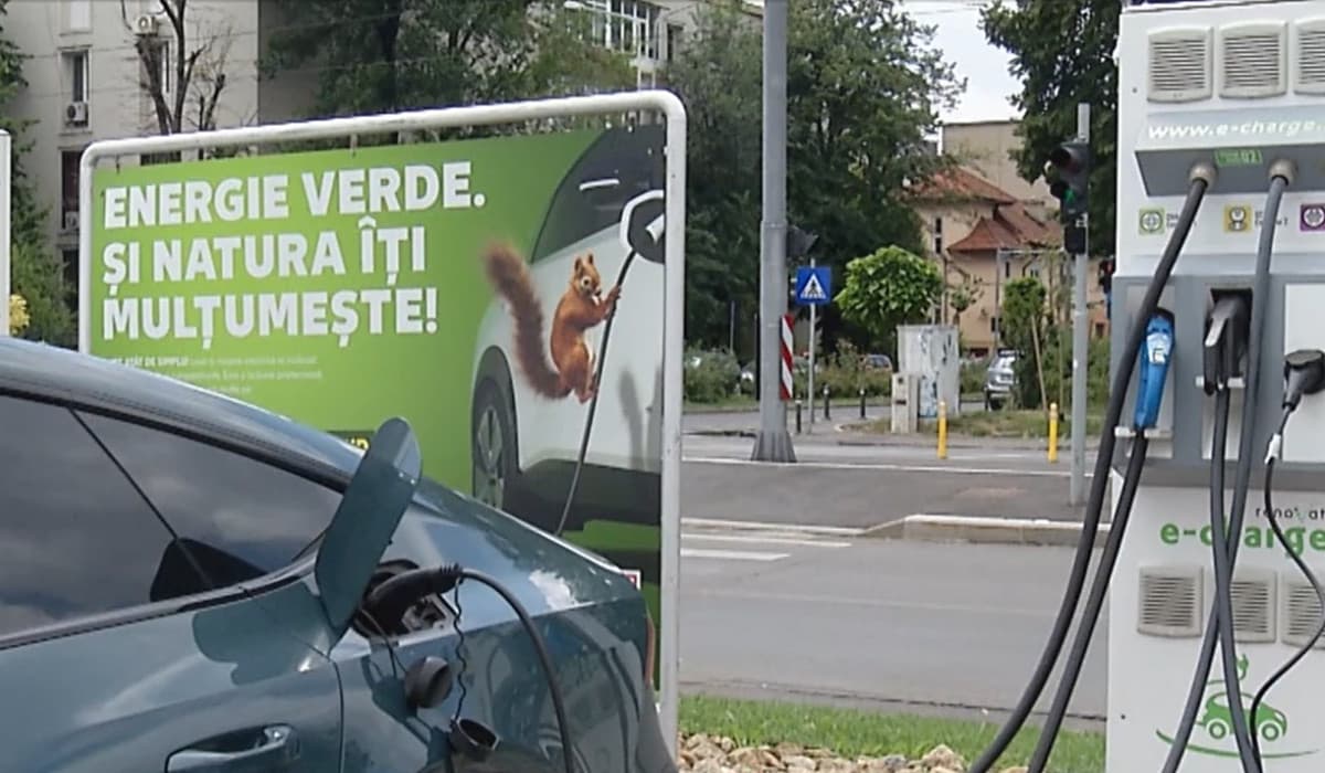 Scumpirile la pompă îi împing pe români spre mașinile electrice. Înmatriculările au crescut de patru ori