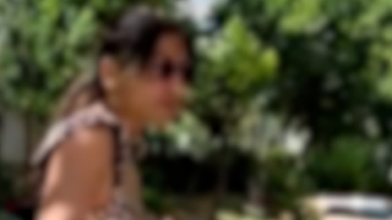 Mama care şi-a bătut fetiţa în plină stradă riscă 10 ani de închisoare