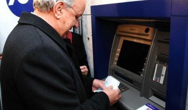 De ce primesc pensionarii banii pe card cu două zile mai devreme în iulie. Calendarul plăților de luna viitoare și noile modificări