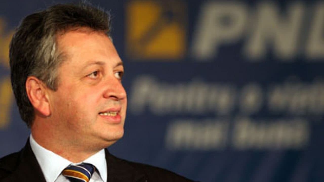 Interviu ZDI – Fenechiu aproape îl regretă pe Băsescu: „Când președintele nu înțelege jocul, alții joacă în locul lui”