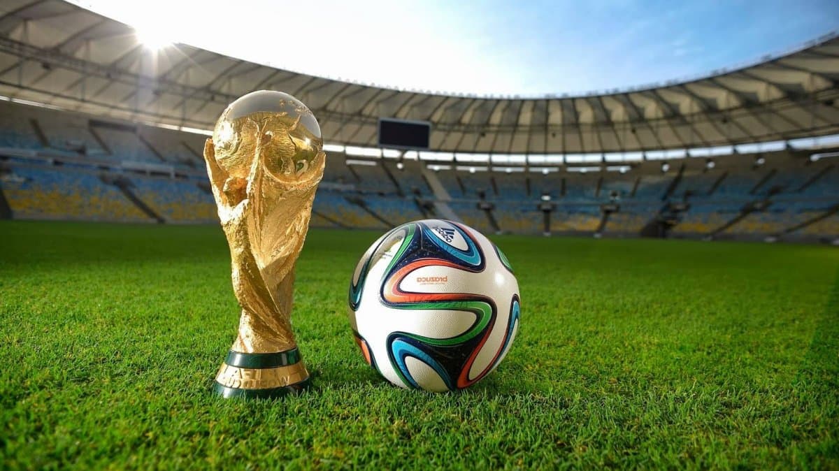 Cele 9 reguli noi care schimbă fotbalul la Cupa Mondială 2026: VAR extins, sancțiuni pentru proteste și limită de timp la faze fixe