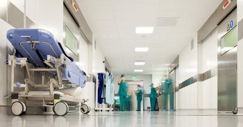 Angajări la Iași: Ambulanța, DGASPC și Spitalul de Recuperare recrutează personal. Ce posturi sunt disponibile și ce condiții se cer?