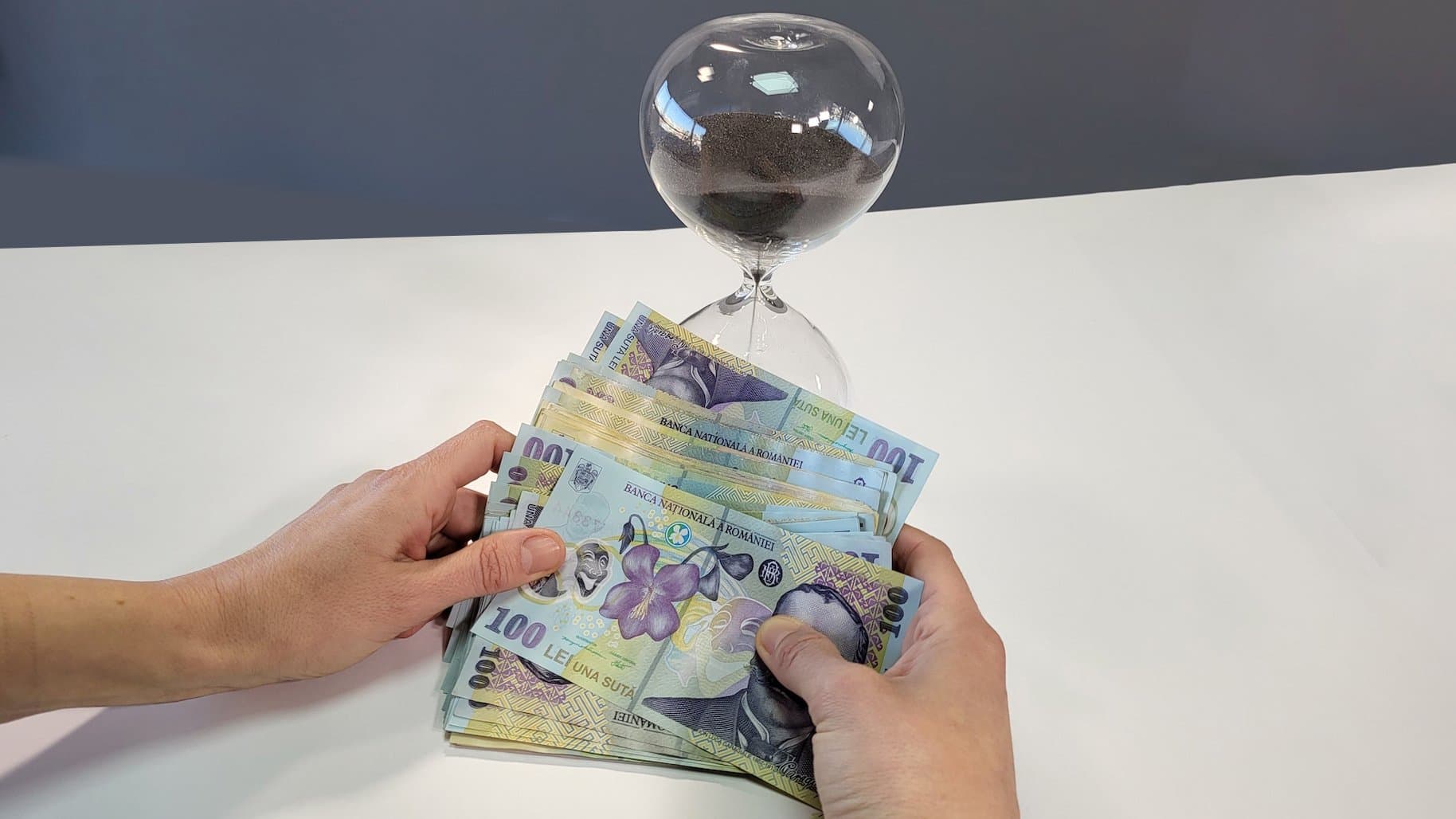 Cu câți bani au împrumutat ieșenii statul român anul trecut? Bacăul, județ mai mic, a cumpărat mai multe titluri de stat ca Iașul