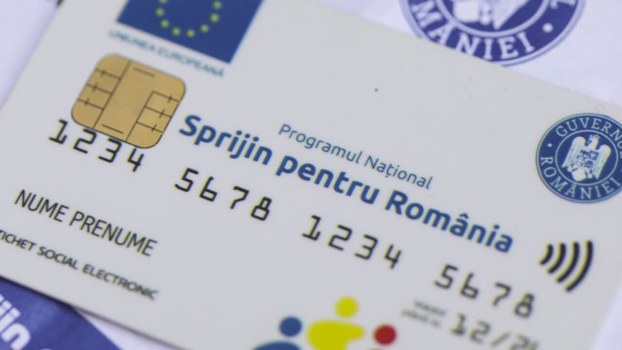 O ieșeancă a fost furată timp de doi ani de fondurile de pe card fără ca ea să știe. Instrumentul de plată a fost folosit de 87 de ori