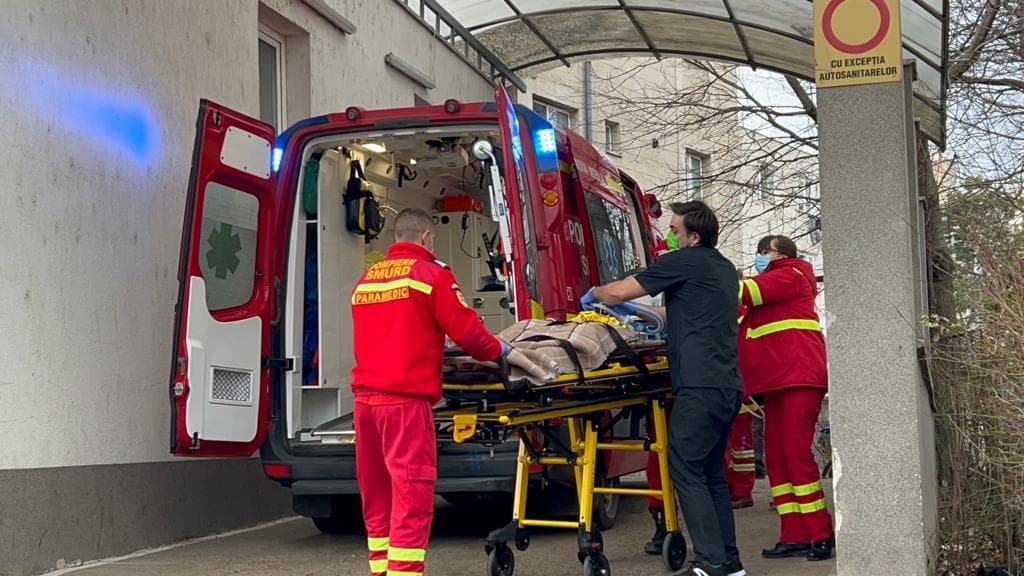 Brașov: Un tânăr de 28 de ani a murit după ce ar fi căzut de la etaj