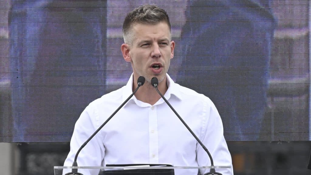 Péter Magyar explică aversiunea față de liderul AUR: „George Simion a dansat pe mormintele strămoșilor noștri, iar liderul UDMR a participat la campania de minciuni împotriva mea”