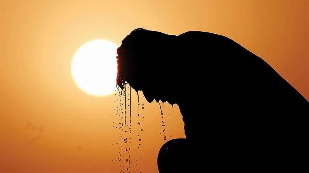 Au apărut deja primele cazuri de arsuri solare severe și leșinuri cauzate de căldura excesivă. Ce spun medicii din UPU