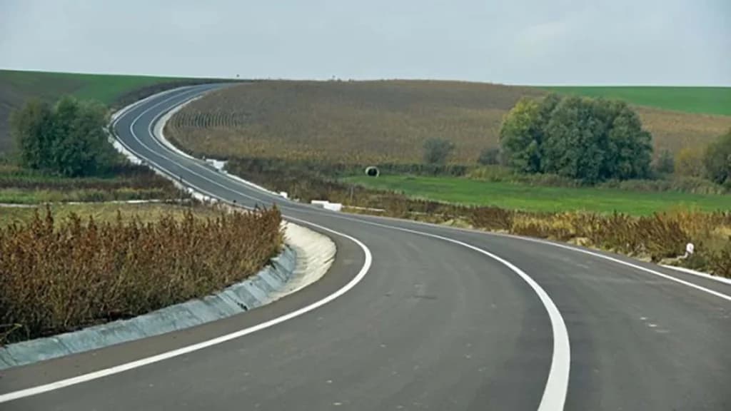 Contestații încrucișate în licitația pentru Centura ușoară de ocolire a Iașului. Cei 70 km de drum județean ce ocolesc orașul, împărțiți în patru loturi