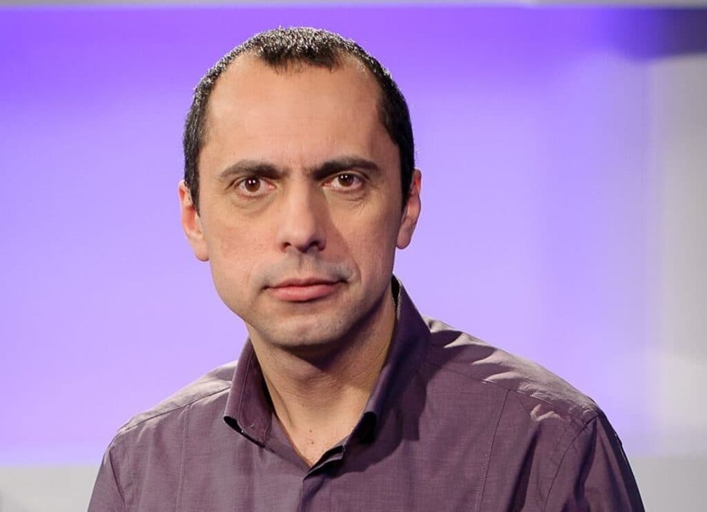 Câte grame cântărește și când va muri Ziarul de Iași? Dragostea nu se explică, se trăiește!