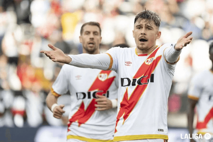 Andrei Raţiu are şansa de a câştiga un trofeu european. Rayo Vallecano joacă finala Conference League cu Crystal Palace