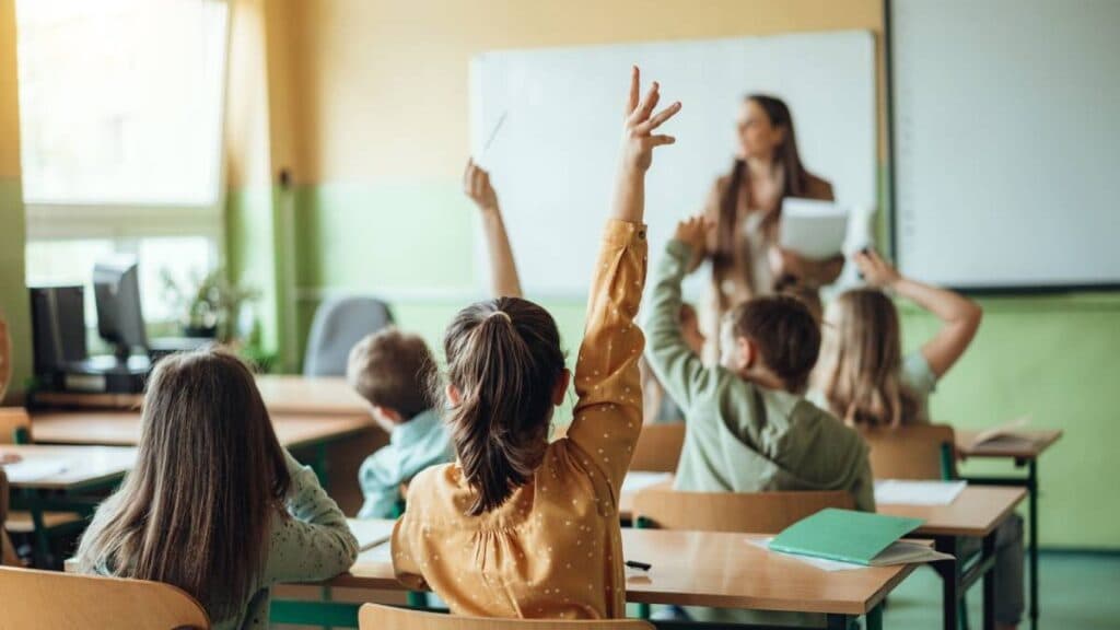 Tradiționalele concursuri pentru admiterea în clasa a V-a vor fi în luna mai. Calendarul testărilor și câte locuri sunt disponibile la școlile din Iași