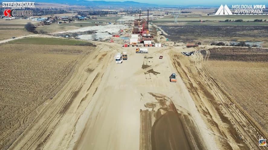 VIDEO | DRDP Iaşi distribuie imagini de pe loturile 1 şi 2 ale A7, unde stadiul lucrărilor este cuprins între 40% şi 43%