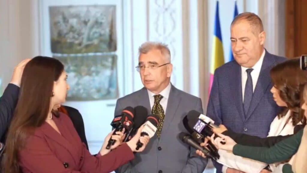 Ce a anunțat George Simion, după ce AUR și PSD au bătut palma. Când ar putea fi depusă moțiunea de cenzură împotriva Guvernului Bolojan (VIDEO)