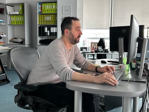 UNDER 40 | De la student venit din Bacău la omul din spatele unor logo-uri pe care le vezi zilnic la Iași: povestea lui Viorel Nedelcu, Innerpride Branding