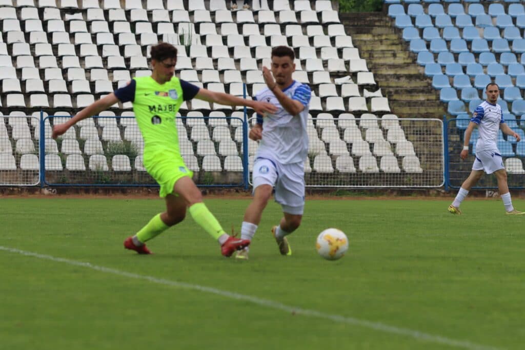 Meci de „județeană”, onoare de primă ligă pentru fotbaliștii ieșeni, care au încheiat campionatul