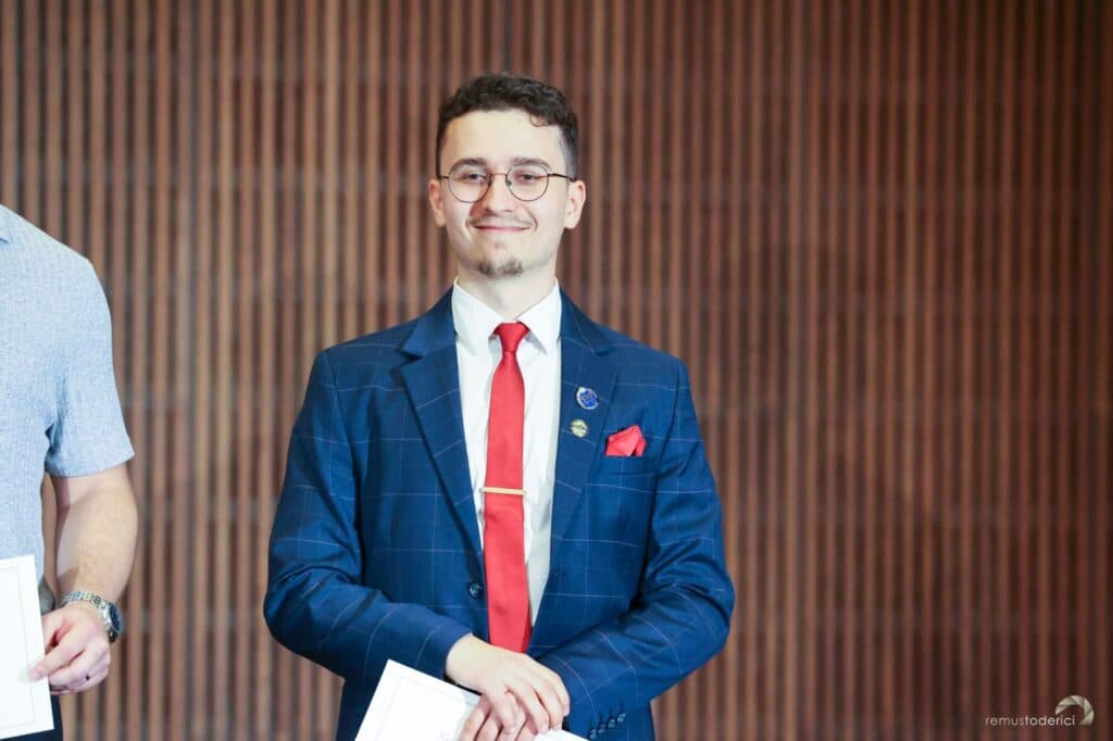 Ieșeanul care vrea să devină campion mondial la public speaking. Matei a obținut bronzul la Toastmasters Europa de Est, în Croația:„Măcar ție, spune-ți adevărul” | GALERIE FOTO