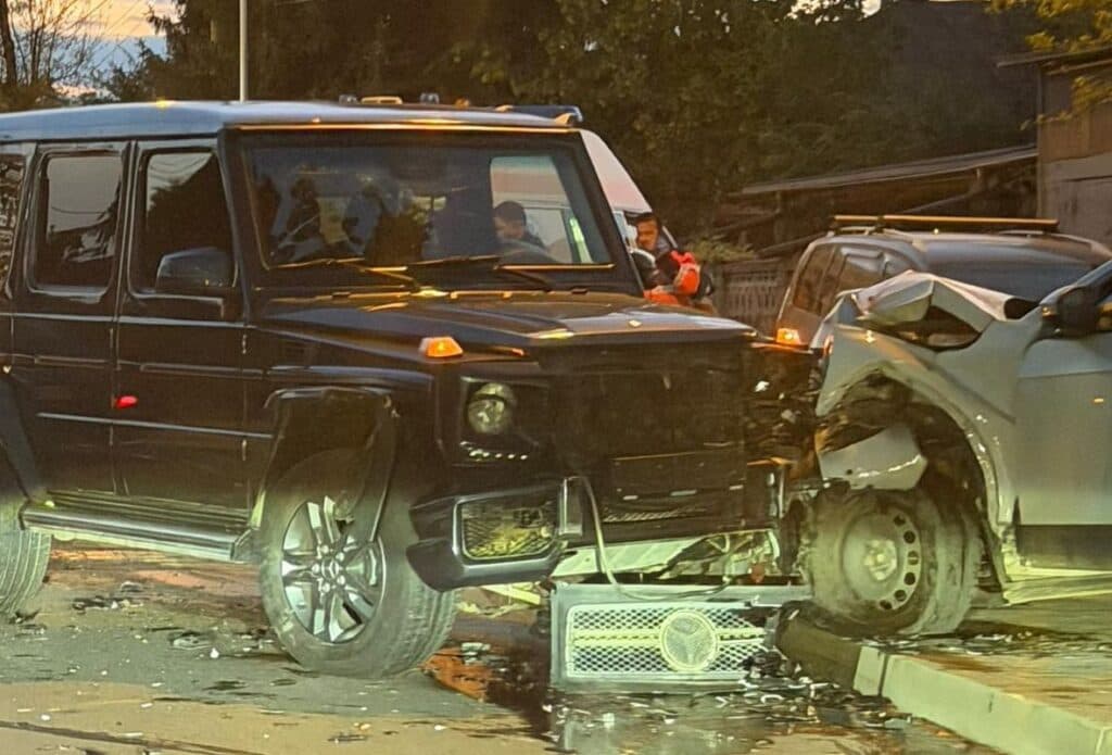 Accident rutier cu trei autoturisme implicate pe șoseaua Tudor Neculai din Iași (FOTO/VIDEO)