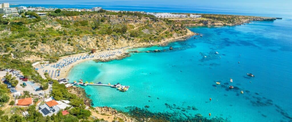 Din Iași la Marea Mediterană, în trei ore. Cipru a devenit mai accesibil ca oricând pentru ieșeni