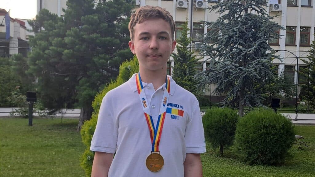 Bravo, Andrei! Aur cu punctaj maxim la Balcaniada de Matematică pentru Juniori. Elevul din Iași are patru medalii internaționale în palmares