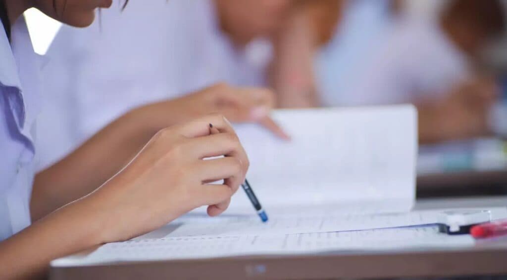 Subiecte grele la Evaluarea Națională la Matematică. Nota 10 va fi greu de obținut. Ce problemă i-a pus în dificultate pe absolvenții de clasa a VIII-a