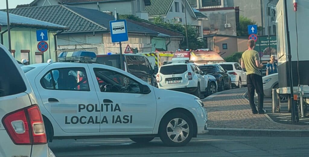 Incendiu la o cafenea din zona centrală a Iașului – Aproximativ 50 de persoane, evacuate (VIDEO)