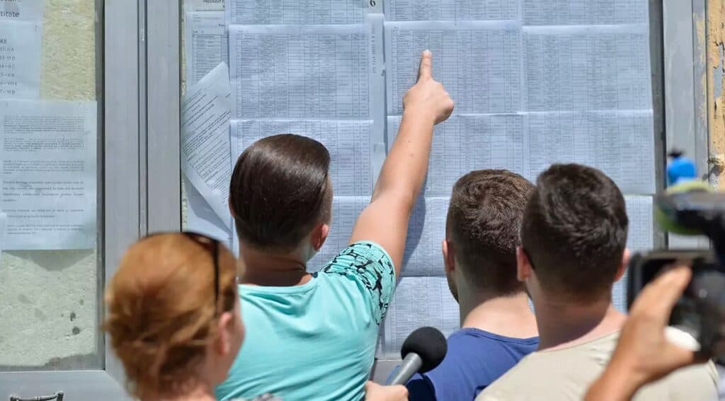 Emoții pentru absolvenții clasei a VIII-a: miercuri vor fi publicate primele rezultate la Evaluarea Națională 2026