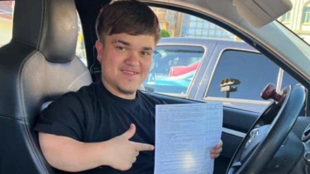 La 19 ani, și-a câștigat independența la volan după ce a promovat examenul auto din prima încercare: ,,Abilitatea de a conduce nu este definită de o dizabilitate”