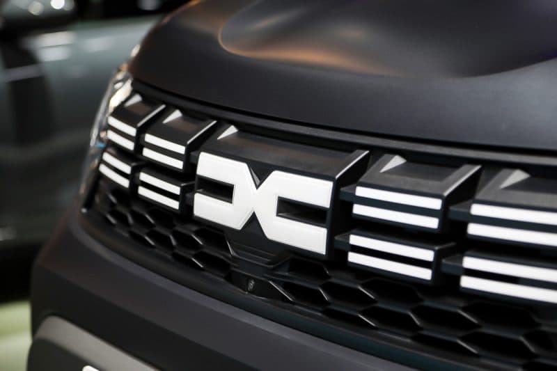 Dacia Duster cucerește Italia: SUV-ul românesc lăudat pentru interiorul care „combină tehnologia și rafinamentul”